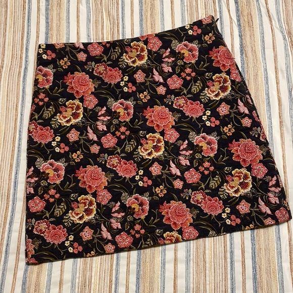 LOFT Floral Mini Skirt - Picture 1 of 2
